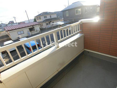 【バルコニー】 | インノバーレⅢ | ２階のお部屋で洗濯物もたくさん干せます。