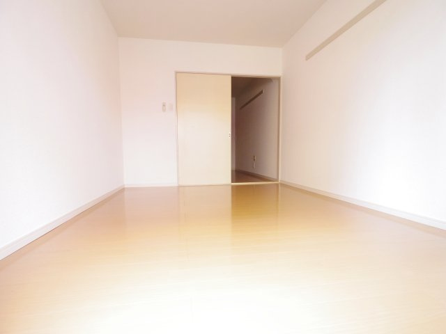 小平市学園東町１丁目の賃貸マンションの寝室