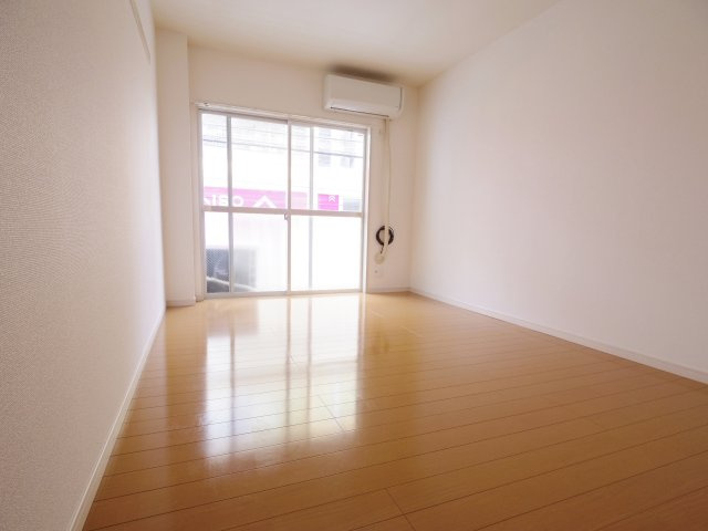 小平市学園東町１丁目の賃貸マンションの洋室