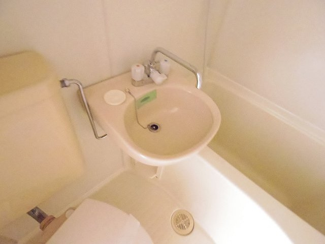 小平市学園東町１丁目の賃貸マンションの洗面所