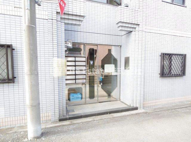 小平市美園町２丁目の賃貸マンションのエントランス