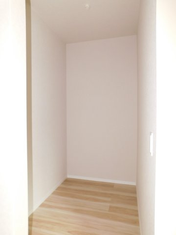 名古屋市南区粕畠町2期の収納|◇大容量ウォークインクローゼット◇　　大きな荷物もしっかり収納できます！