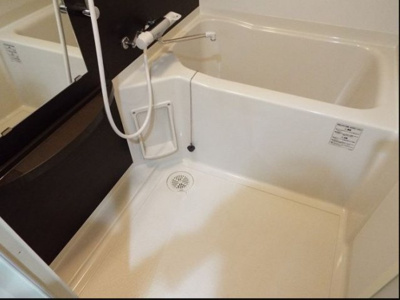 【浴室】 | ロイヤルコンフォート渡辺通 | 清潔感のある浴室です！