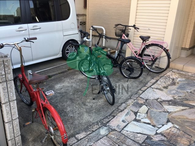 ウェザリア駅南の駐車場