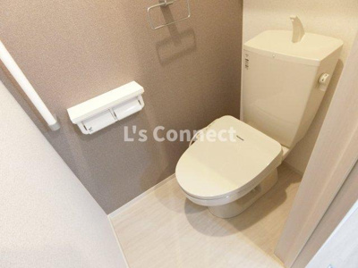 【トイレ】 | エアリーＢ | 温水洗浄便座付きのトイレ。