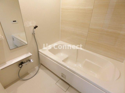 【浴室】 | エアリーＢ | 足を伸ばして入れる１坪浴室。追焚き、浴室乾燥付き。