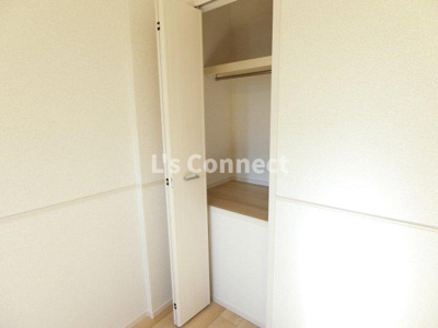 【設備】 | エアリーＢ | 各洋室にクローゼット付き。