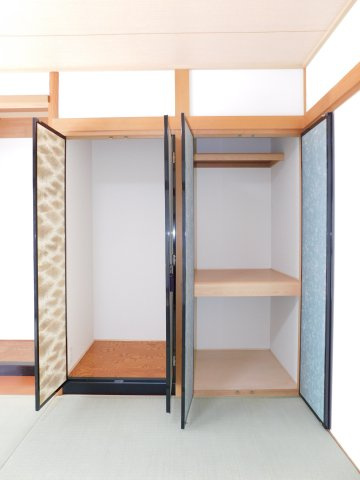 清須市西市場１丁目の中古一戸建の収納|◇和室収納◇　　和室の収納　仏間と押入がございます♪