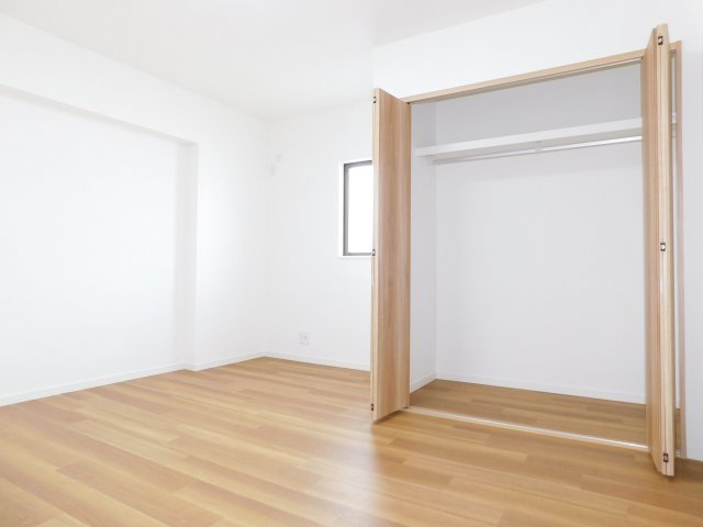 清須市西市場１丁目の中古一戸建の洋室|◇２階洋室◇　　明るい洋室約７．０帖　全居室収納完備！　（２０２５年１２月リフォーム済）