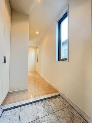 【玄関】 | シャンブル向丘 | 玄関