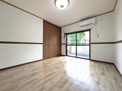 【洋室6帖】　シンプルで飽きのこないお部屋★