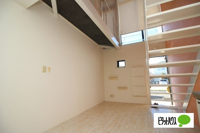 Ncourtの居間・リビング