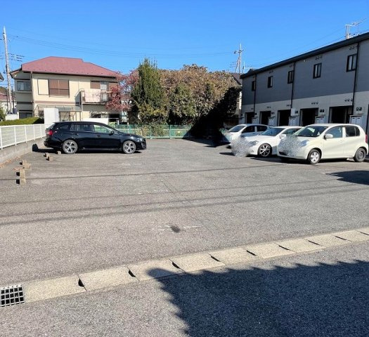 レオパレスグリーンアンの駐車場|画像5