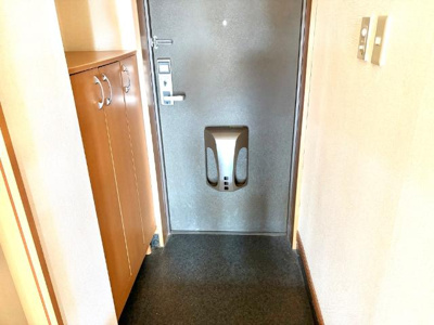 【玄関】 | フレンドハウス | 玄関