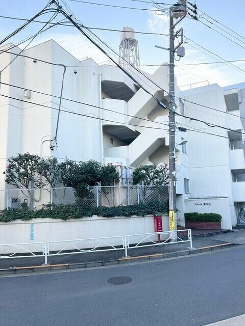 フロール氷川台の外観