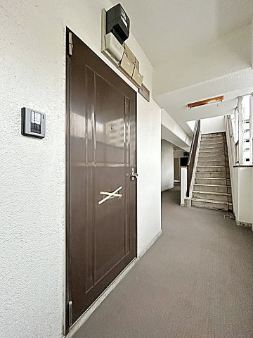 メゾンパール泉の玄関