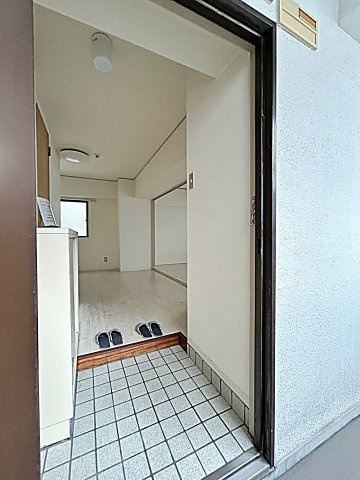 メゾンパール泉の玄関