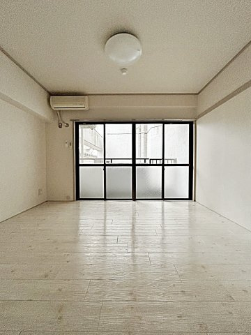 メゾンパール泉の洋室