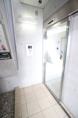 防犯カメラのあるオートロックです