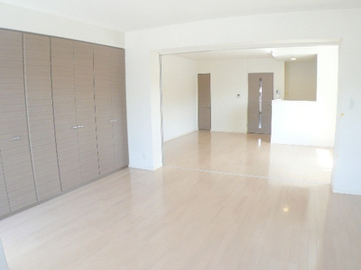 ＬＤＫと居室の間仕切りを開ければさらに広い空間になります！