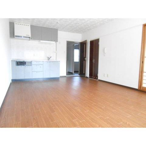 岐阜市鷺山東１丁目のアパートの居間・リビング|ＬＤＫ14帖