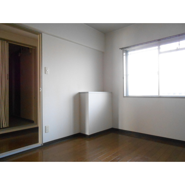 岐阜市鷺山東１丁目のアパートの居間・リビング|洋室6帖