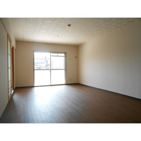 岐阜市鷺山東１丁目のアパートの居間・リビング|ＬＤＫ14帖