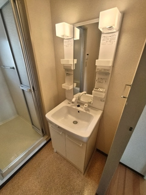 ★忙しい朝に嬉しい独立洗面台★