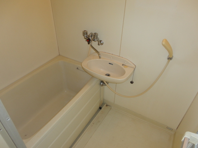 サムハイツの浴室