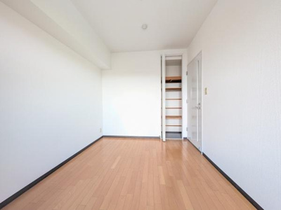 【子供部屋】 | エステム堺萩原天神 | ベッドや机の配置もしやすく好きなものを飾る楽しみもあるお部屋♪お好みの部屋を自由につくることができます！