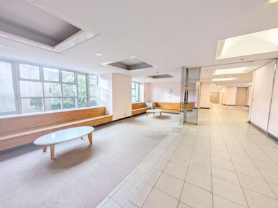 【エントランス】 | エステム堺萩原天神 | 綺麗なエントランス！毎日の生活にも彩りが増します！
