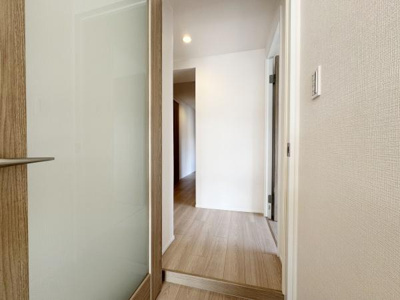 【内装】 | エンゼルハイム上野芝 | オープンでのびやかな空間を生み出す、こだわりの広がりとゆとり。家族と過ごす時間を大切にしたい方にぴったりの明るくゆとりある住空間です。