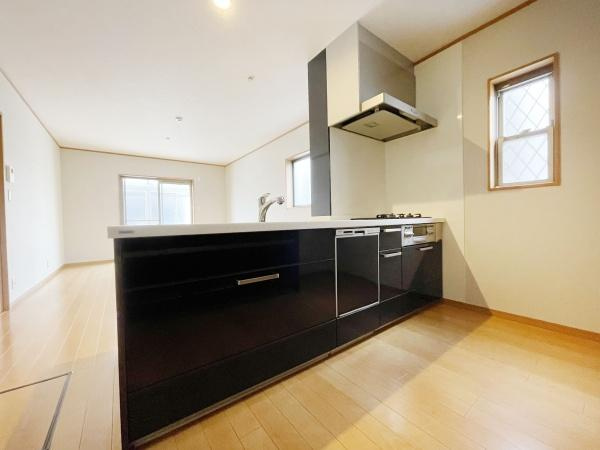 【キッチン】 | ご夫婦や親子での料理をする時間が楽しくなる使い勝手の良い、広いワークトップ♪