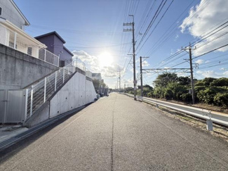 【前面道路含む現地写真】