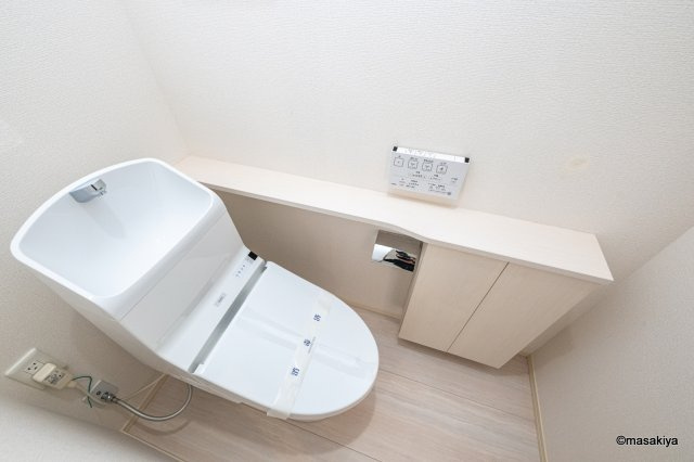 Grande ChouChou;Monicaのトイレ