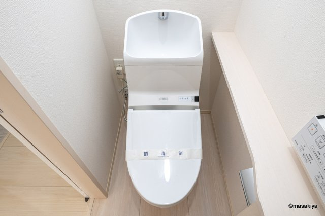 Grande ChouChou;Monicaのトイレ