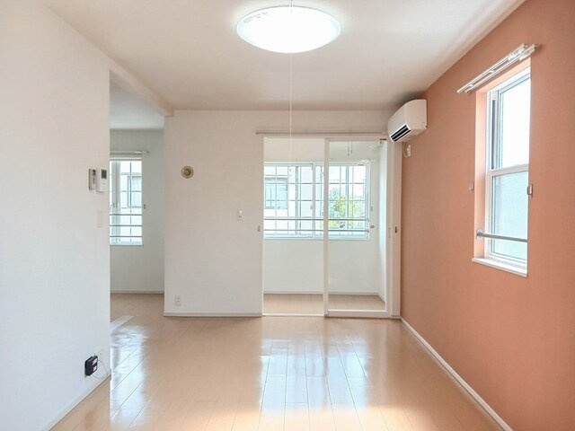 コッティ大泉の居間・リビング|使いやすい居間です