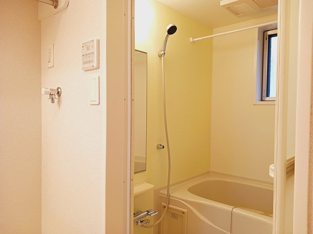 エクラデ　ジュールⅡの浴室|ゆったり過ごせるお風呂です