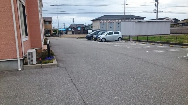 プランタン　Ａの駐車場|駐車スペースもあります