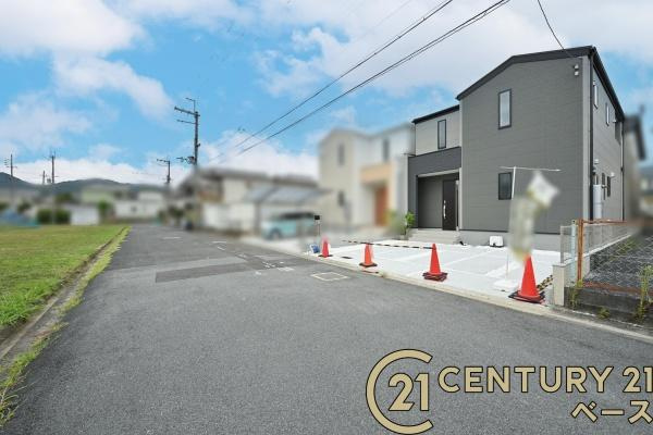 リーブルガーデン南京終町 １号棟 ／新築一戸建の前面道路含む現地写真|■現地撮影写真■前面道路は広々しており、お車の出し入れも楽々！