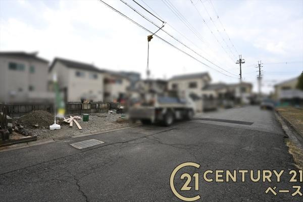 リーブルガーデン南京終町 ２号棟 ／新築一戸建の前面道路含む現地写真|■現地撮影写真■前面道路は広々しており、お車の出し入れも楽々！