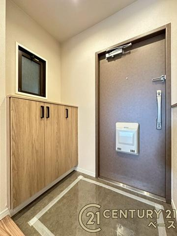 グランドメゾン大和郡山の玄関|■現地撮影写真■すっきりとした明るい玄関が家族やお客様を迎えてくれます！