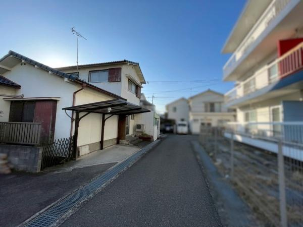 和歌山市大谷　中古戸建の前面道路含む現地写真
