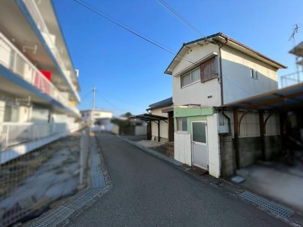 和歌山市大谷　中古戸建の前面道路含む現地写真
