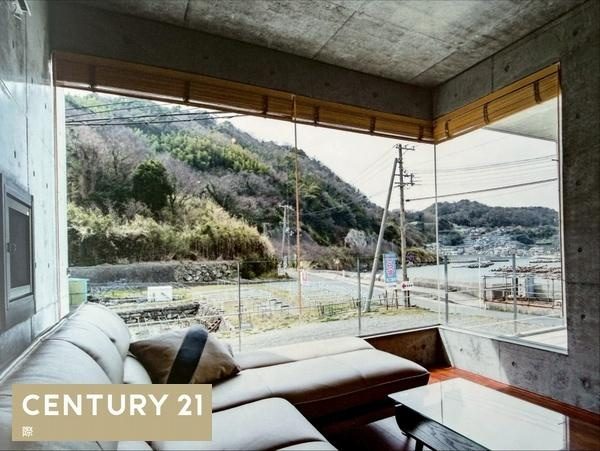 下津町塩津　中古戸建の居間・リビング