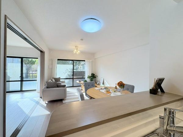 マイキャッスル三ツ境2の居間・リビング|キッチン側から見たリビングです！