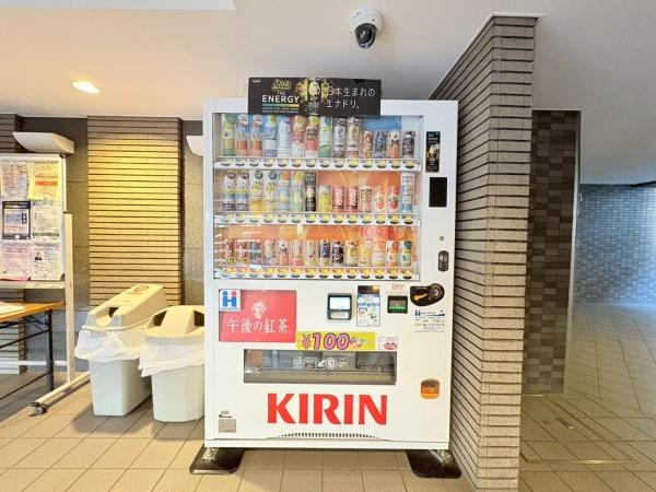 マイキャッスル三ツ境2のエントランス|ロビーには自販機があるのでわざわざ外に出なくて便利です！
