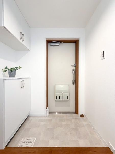 メゾン横浜能見台Ｂ棟の玄関