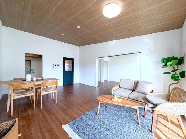 メゾン横浜能見台Ｂ棟の居間・リビング