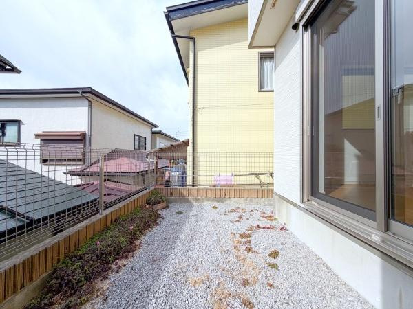横浜市磯子区杉田８丁目の中古一戸建の庭